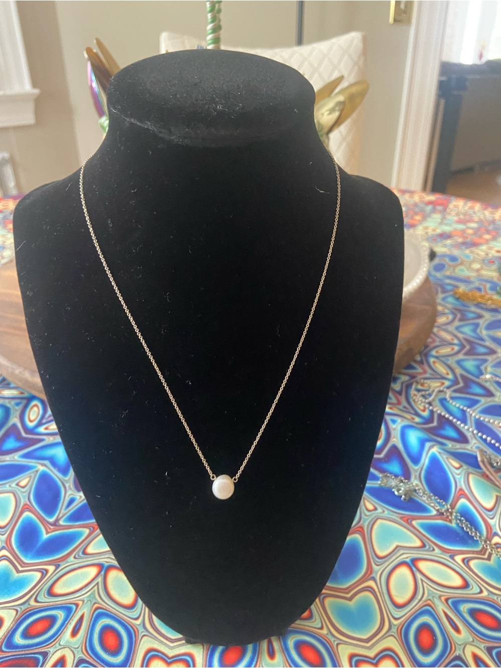 Delicate Pearl Pendant Necklace - White Pearl on silver Chain